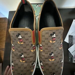 Gucci Mickey Mouse supreme Slide On 10.5 size With Box And Shoe Covers.